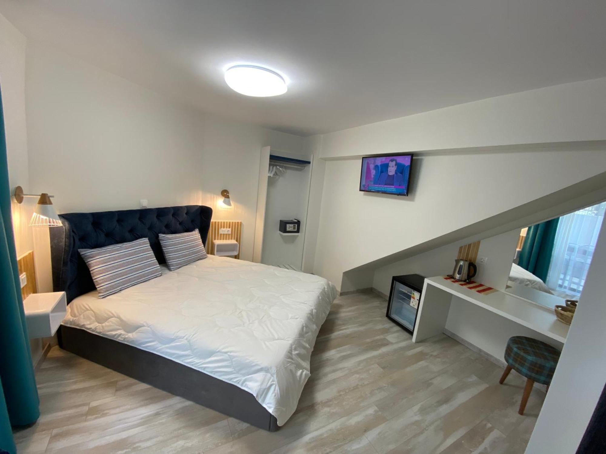 Opalium Beach Front Suites Potos Exterior foto
