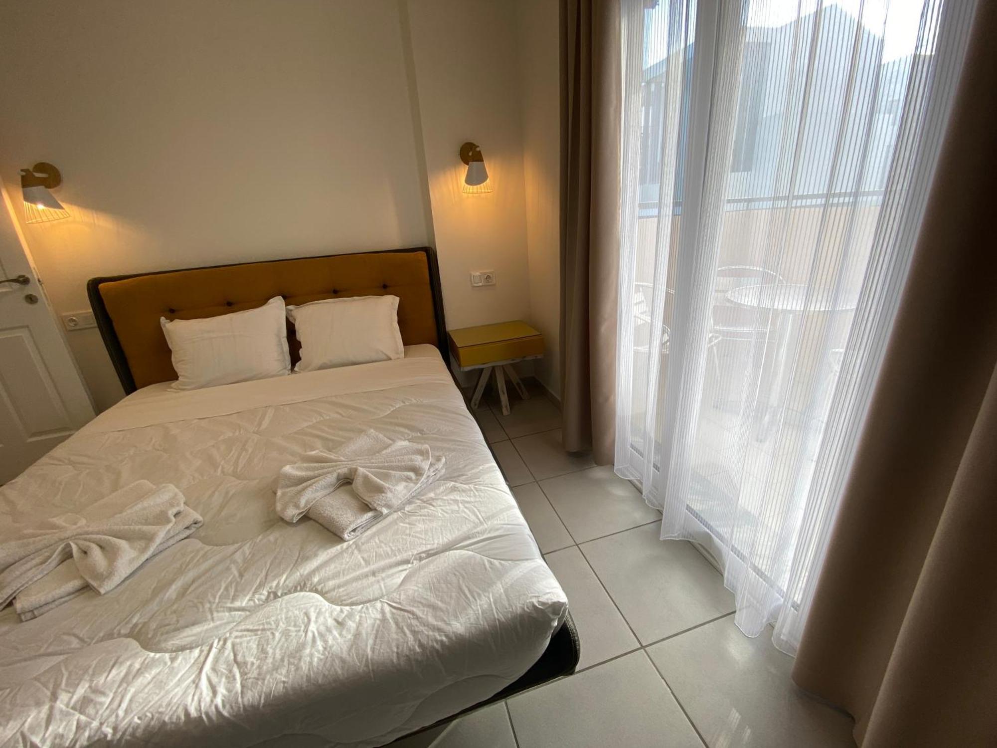 Opalium Beach Front Suites Potos Exterior foto
